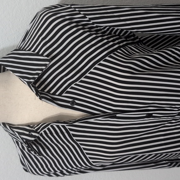 NWT Notations Black And White Striped Long Sleeve Button Down Blouse Size Large - Picture 4 of 12